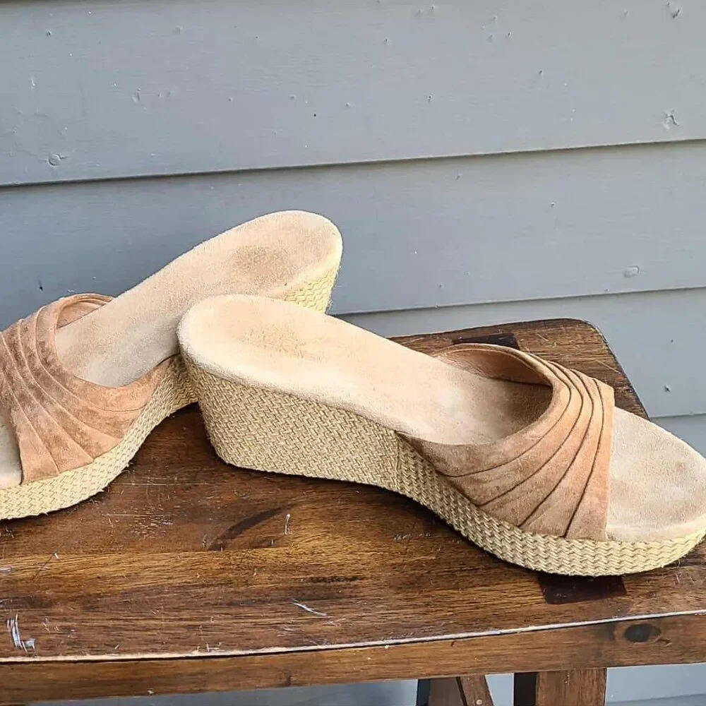 UGG Alvina Slip on Beige Suede Jute Wedge Mule Slides size 10